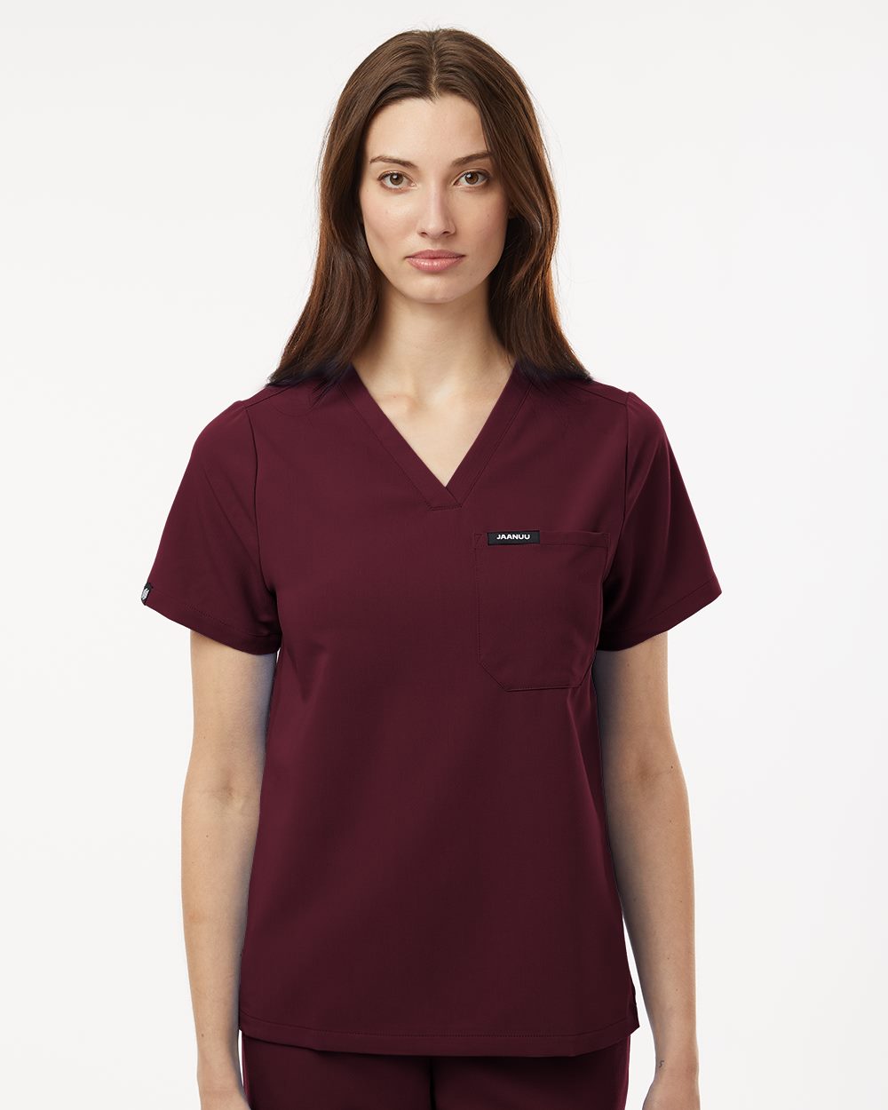 Blusa de trabajo esencial Rhena para mujer con escote en V y 1 bolsillo | W10001