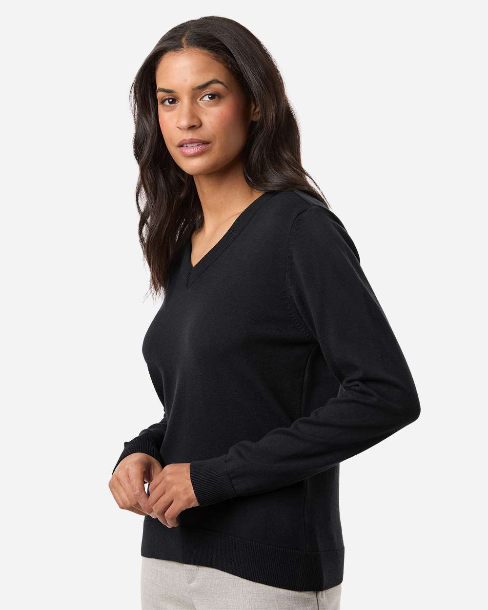 Women's New Classics V-Neck Sweater | DG445W